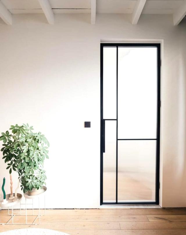 Installing Aluminium Ghost Door System